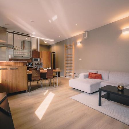 Skau Laurinska Apartment Братислава Екстериор снимка