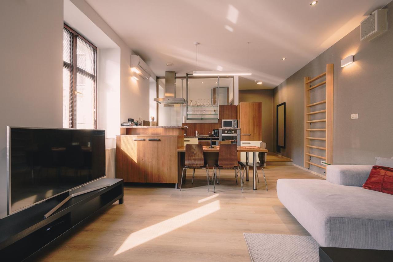 Skau Laurinska Apartment Братислава Екстериор снимка