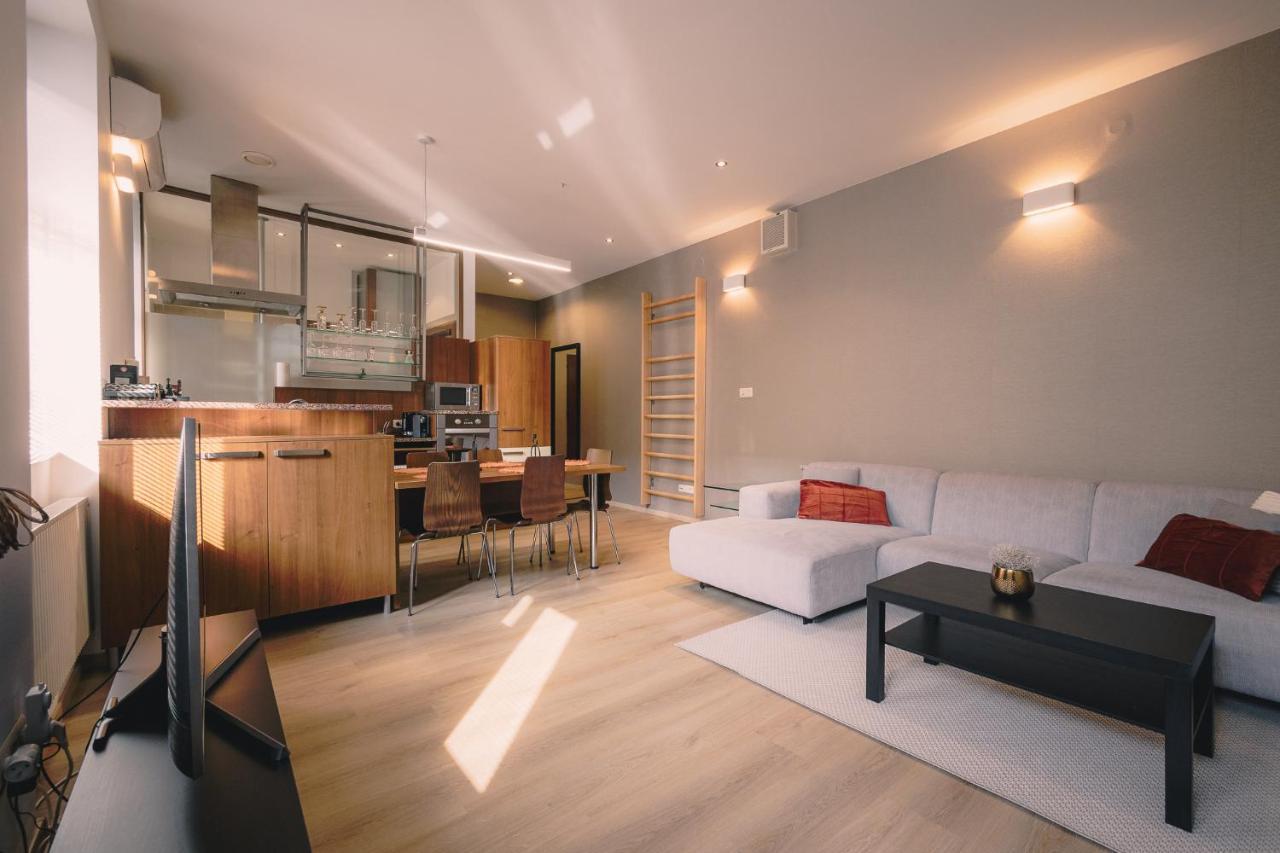 Skau Laurinska Apartment Братислава Екстериор снимка